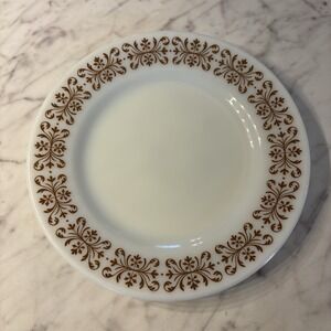 Vtg Pyrex Tableware Milk Glass 9" Plate Copper Filigree‎ 703-26 USA